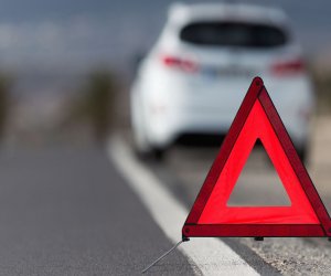 Xaçmazda minik avtomobili aşıb, yaralananlar var