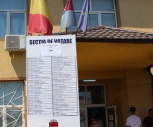 Rumıniyada prezident seçkilərinin 1-ci turu keçirilir