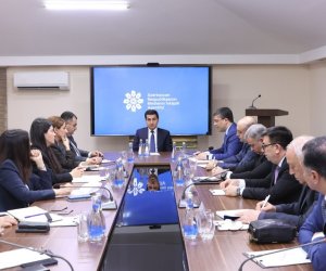 Hikmət Hacıyev media subyektlərinin rəhbərləri ilə görüşüb