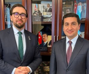 Помощник президента Азербайджана встретился с представителем НАТО