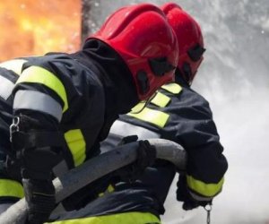 В Баку полностью сгорел 4-комнатный дом