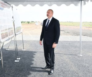 Ильхам Алиев вручил жителям в Агдаме ключи от домов - Обновлено