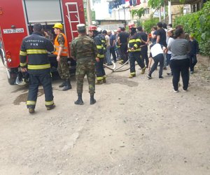 Gəncədə yaşayış binasında partlayış olub - Ölən var