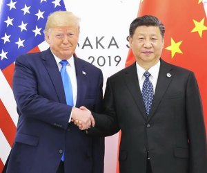 Трамп проведет телефонный разговор с Си Цзиньпином