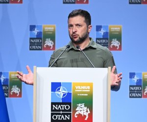 ABŞ Zelenskinin NATO sammitinə dəvət edilməsinə qarşıdır