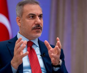 Türkiyə XİN rəhbəri Qəzzada atəşkəsə çağırıb