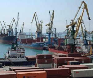 Azərbaycanda dəniz nəqliyyatı ilə yük daşımaları 13 %-ə yaxın artıb