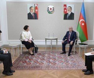 Baş nazir Çinin Azərbaycandakı səfiri ilə görüşüb
