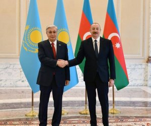 İlham Əliyev qazaxıstanlı həmkarını təbrik edib