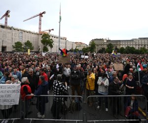 В Венгрии вспыхнули массовые протесты против закона Орбана