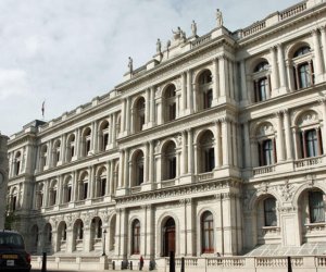 İran səfiri Britaniyanın Xarici İşlər Nazirliyinə çağırılıb