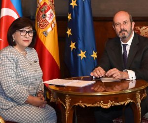 Sahibə Qafarova İspaniya Senatının sədri ilə görüşüb