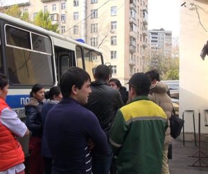 Россия отправляет десятки тысяч мигрантов воевать в Украину