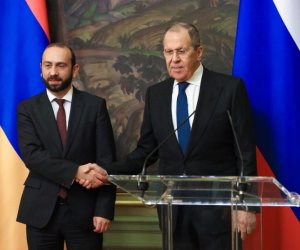 İrəvanda Mirzoyan və Lavrov arasında görüş başlayıb