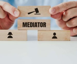 Azərbaycanda mediator ola bilməyən şəxslərin dairəsi genişləndirilib - SİYAHI