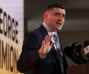 Проигравший на выборах в Румынии Симион призвал к массовым протестам