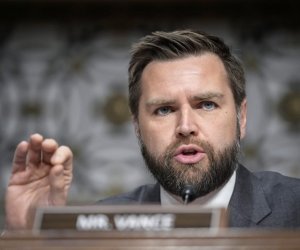 Вэнс заявил об открытой расовой дискриминации в университетах США