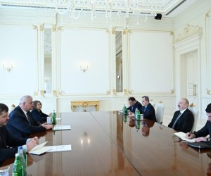 Президент Ильхам Алиев принял министра иностранных дел Украины Андрея Сибигу