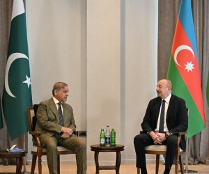 В Лачыне состоялась встреча Президента Азербайджана с Премьер-министром Пакистана в узком составе В Лачыне состоялась встреча Президента Азербайджана с Премьер-министром Пакистана в узком составе