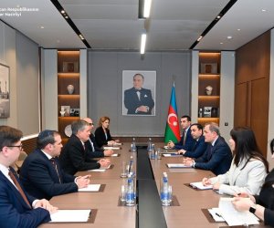 Ceyhun Bayramov ABŞ Senatının Xarici Əlaqələr Komitəsinin üzvü ilə görüşüb