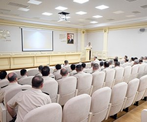 Həsənov hərbi intizamın möhkəmləndirilməsi ilə bağlı tapışırıqlar verib
