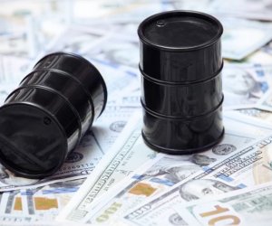 Азербайджанская нефть продолжает дешеветь