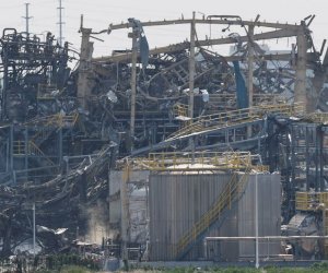 Пять человек погибли в результате взрыва на химзаводе на севере Китая
