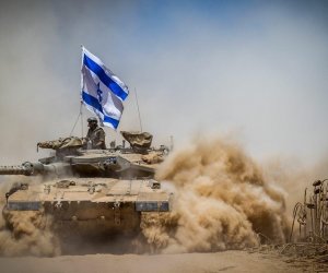 ЦАХАЛ обстрелял цели в Сирии в ответ на запуск снарядов по Израилю