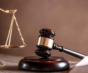 Обвиняемому в присвоении 163 тыс. манатов сотруднику отеля вынесен приговор