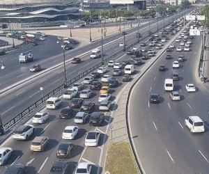 Bakıda sıxlıq olan yollar - Siyahı