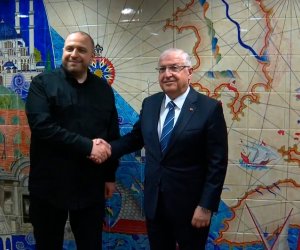 Türkiyə və Ukraynanın müdafiə nazirləri görüşüblər