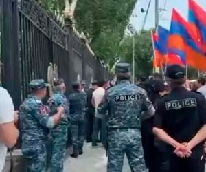 İrəvanda Matviyenkonun səfərinə qarşı etiraz aksiyası keçirilib