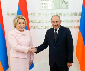 Matviyenko Paşinyanla görüşüb
