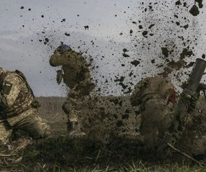 Ukrayna Rusiya hərbi texnikasını daşıyan qatarı vurub