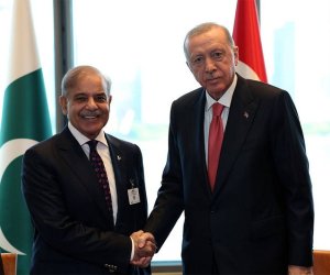 Ərdoğan Şəriflə regional məsələləri müzakirə edib
