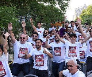В Баку проходит тур по случаю победы Азербайджана на чемпионате мира по мини-футболу
