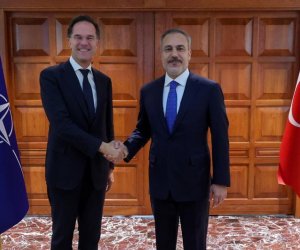Fidan Rutte ilə Rusiya-Ukrayna münaqişəsinin həllini müzakirə edib