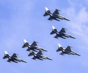 Польша подняла в воздух самолеты из-за активности России