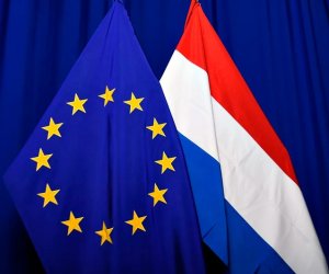 Премьер Нидерландов призвал к усилению контроля над миграцией в ЕС
