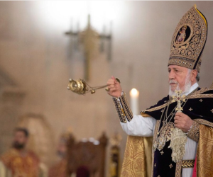 Пашинян усиливает давление на Католикоса