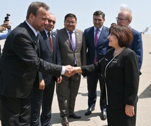 Сахиба Гафарова находится с визитом в Казахстане для участия в заседании Совета ТюркПА