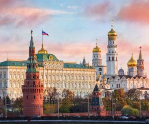 Кремль: РФ обеспокоена напряженностью между Израилем и Ираном