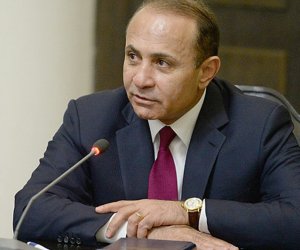 Ermənistanın keçmiş baş naziri saxlanılıb