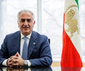 Iran's exiled prince Reza Pahlavi calls for an uprising to overthrow Khamenei after Israeli strike