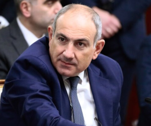 Pashinyan says Armenia cannot remain in both the EEU and EU