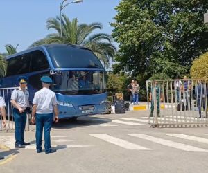Hundreds flee into Azerbaijan and Armenia from Iran