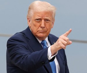 Трамп заявил об успешной атаке ВВС США на три ядерных объекта Ирана
