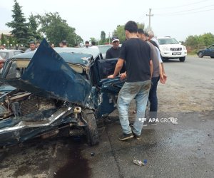 Lənkəranda yük və minik avtomobilləri toqquşub