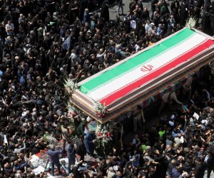 В Тегеране пройдут государственные похороны генералов
