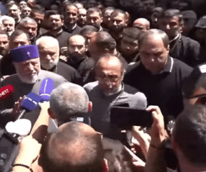 Ermənistanda xüsusi təyinatlılar II Qareginin iqamətgahına daxil oldu - Video